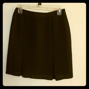 Black pleated mini skirt